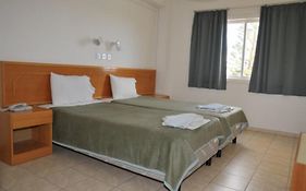 Debbiexenia Hotel Apartments Annex